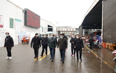 市發(fā)改委、經(jīng)開區(qū)管委會等上級有關(guān)部門領(lǐng)導帶隊檢查市場保供工作