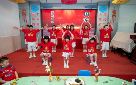 “水點(diǎn)點(diǎn)”---用心暖童心，用情伴成長(zhǎng)！